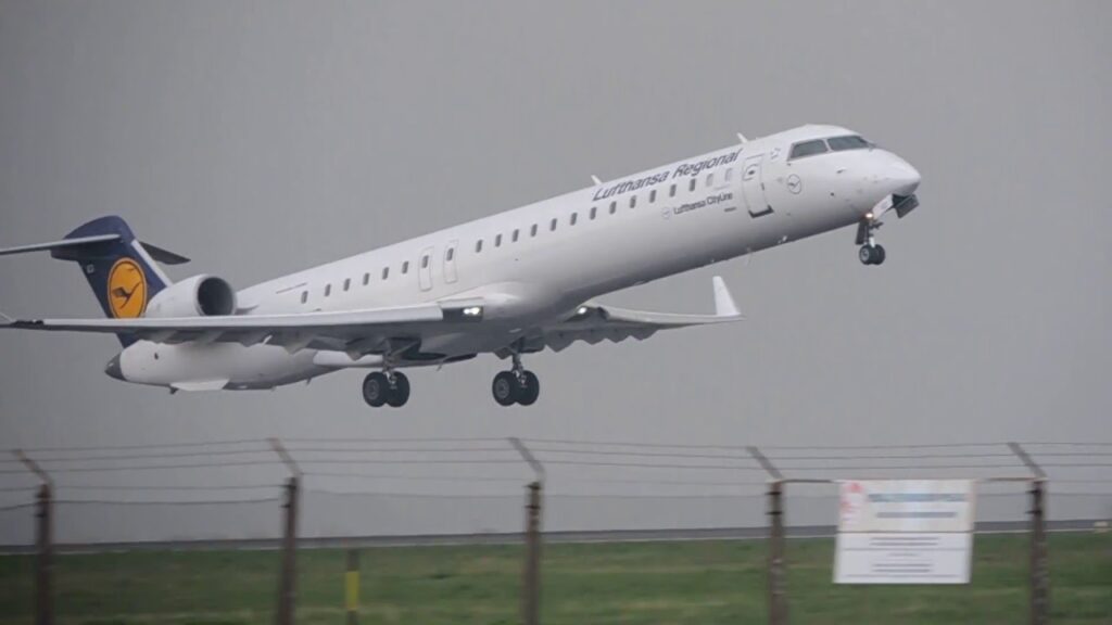Bombardier CRJ 900